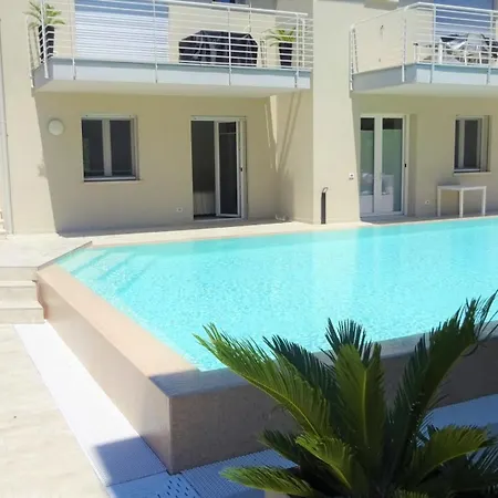 Apartment House Al Porto Peschiera del Garda